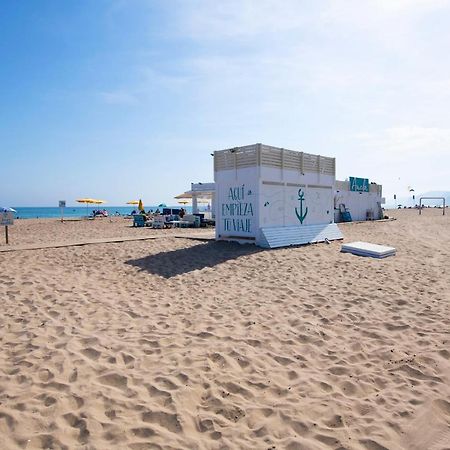 Apartamentos Marplana Castelldefels Luaran gambar