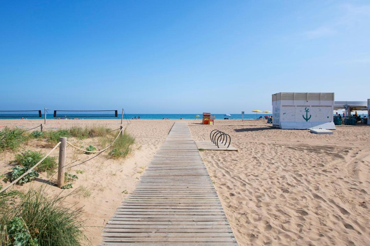 Apartamentos Marplana Castelldefels Luaran gambar