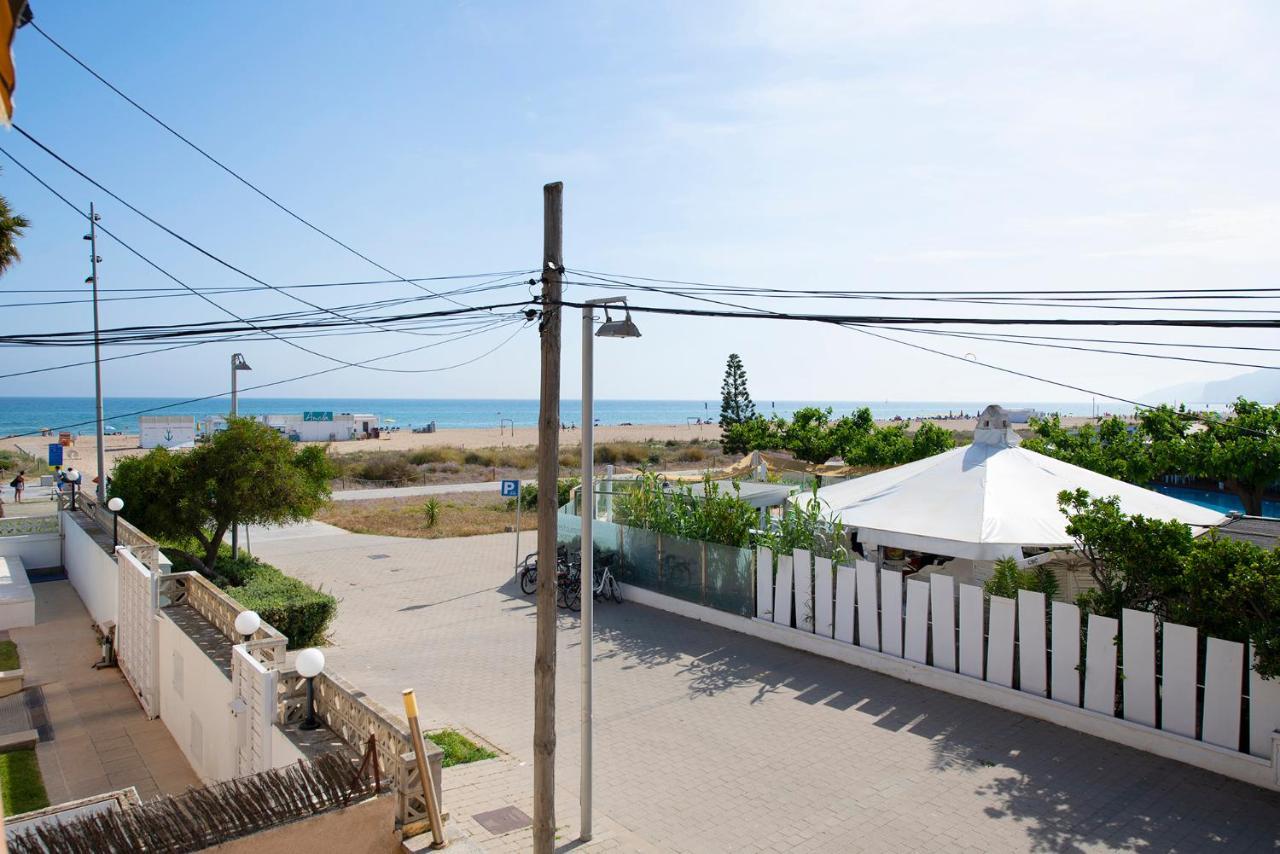 Apartamentos Marplana Castelldefels Luaran gambar